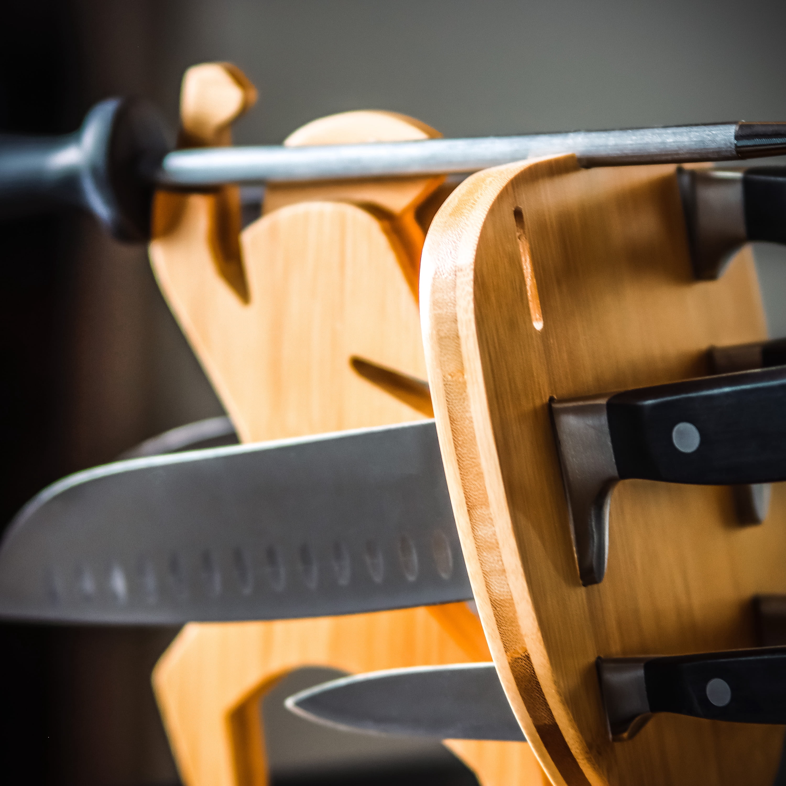Spartan Warrior Pine Wood Knife Block Holder with 6 Knives and Sharpener