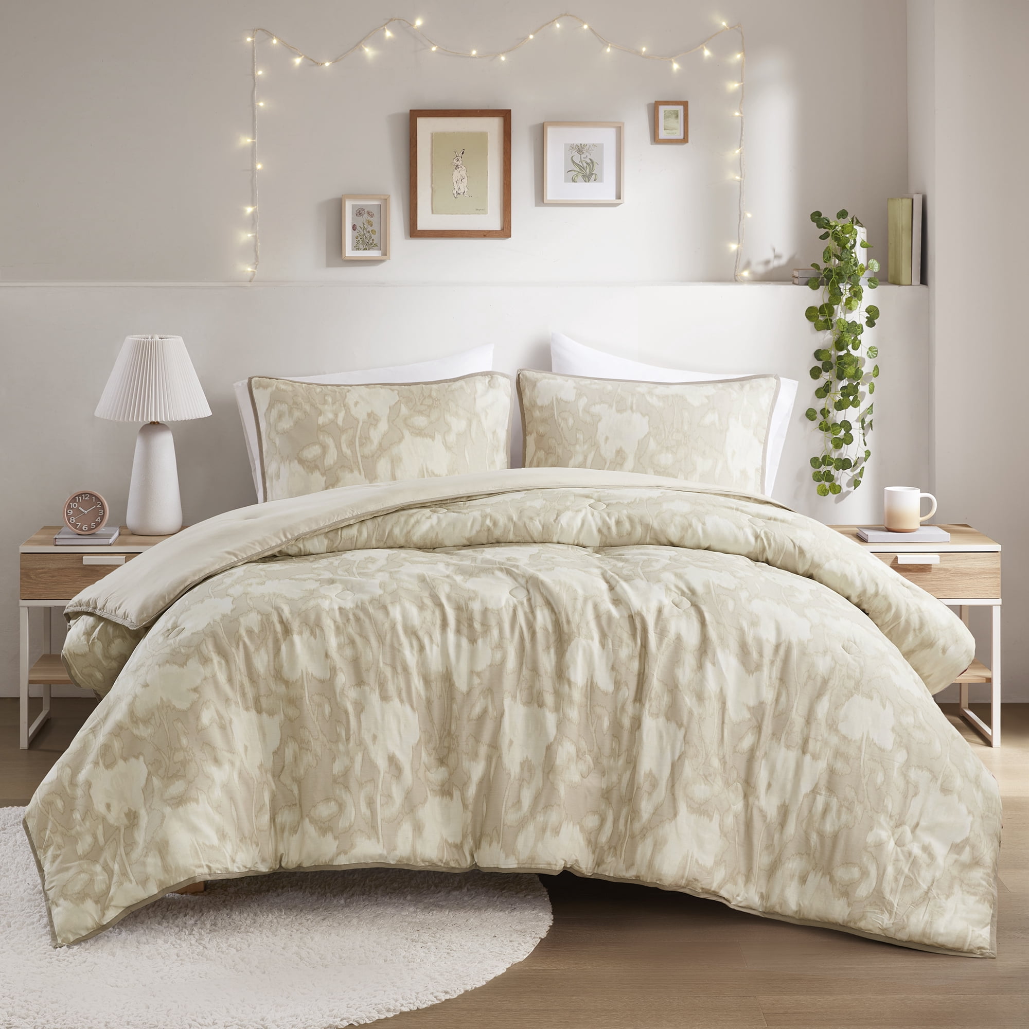 Mainstays Blurred Rose 3-Piece Beige Comforter Set, King