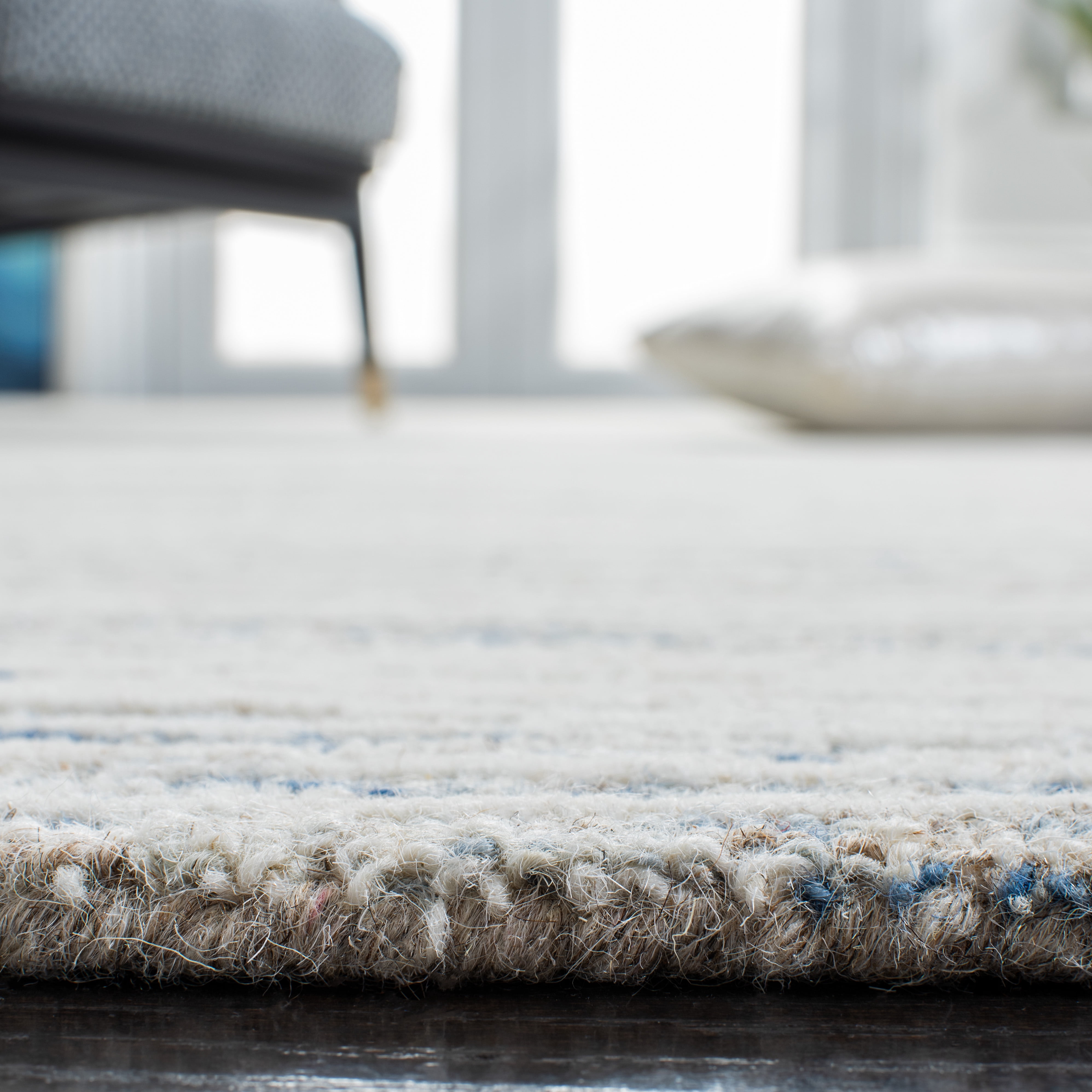 SAFAVIEH Metro Bridget Abstract Area Rug, Light Blue/Ivory, 4' x 6'
