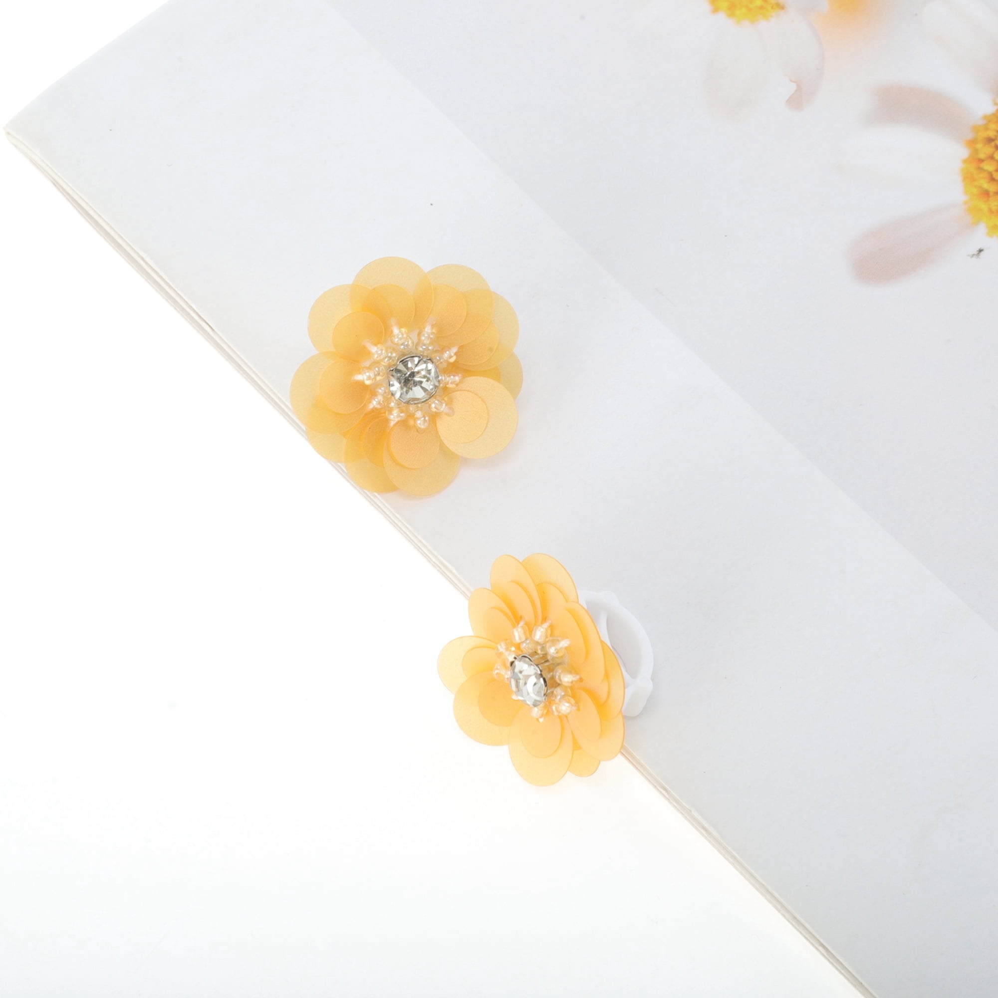 Unique Bargains Stylish Shoelace Charms for Personalization Transparent Yellow