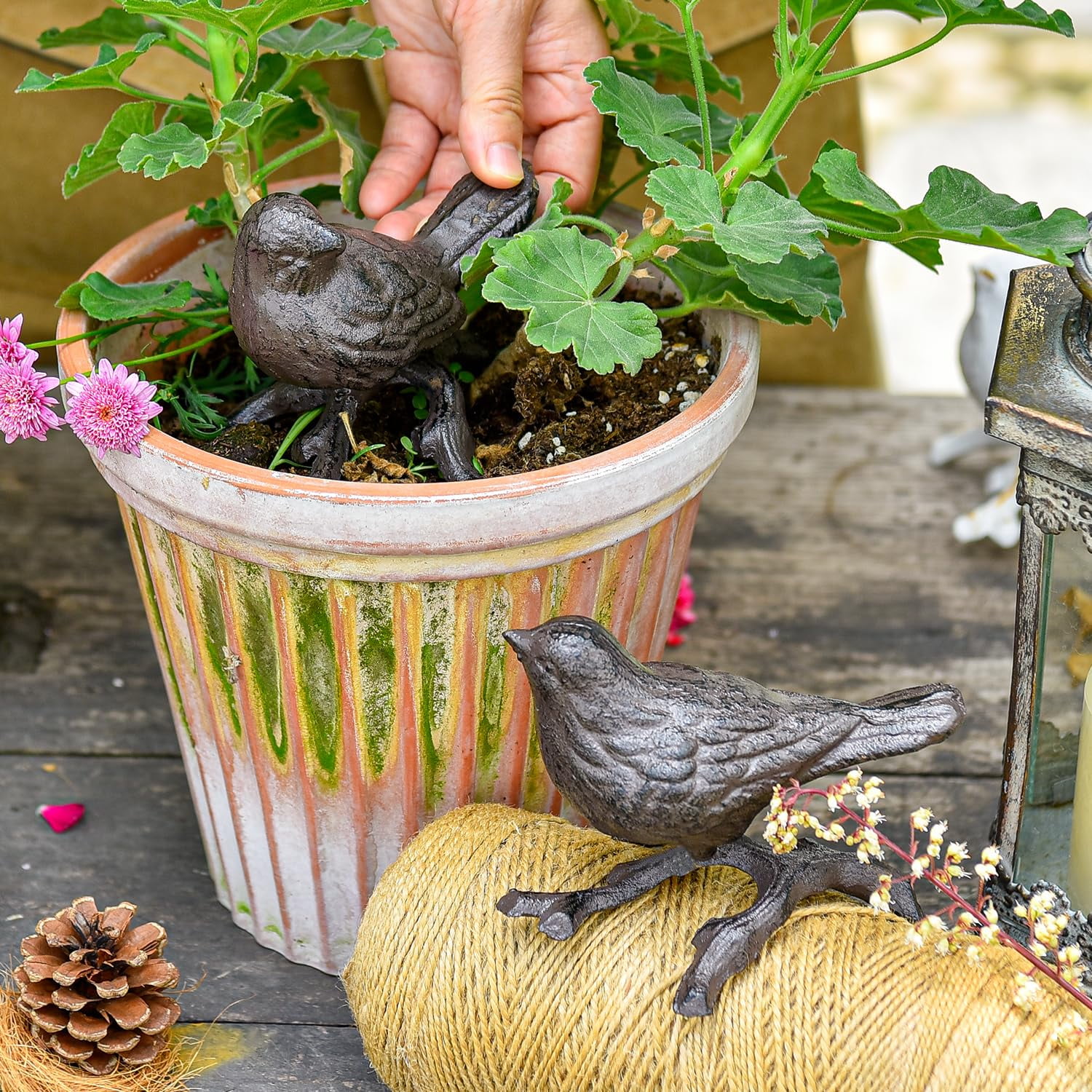 Sungmor Cast Iron Small Bird Statues, Set of 2 Rust Brown Bird with Branch Collectible Figurines, Farmhouse Home Garden Decorative Bird Sculpture, Realistic Indoor and Outdoor Ornaments