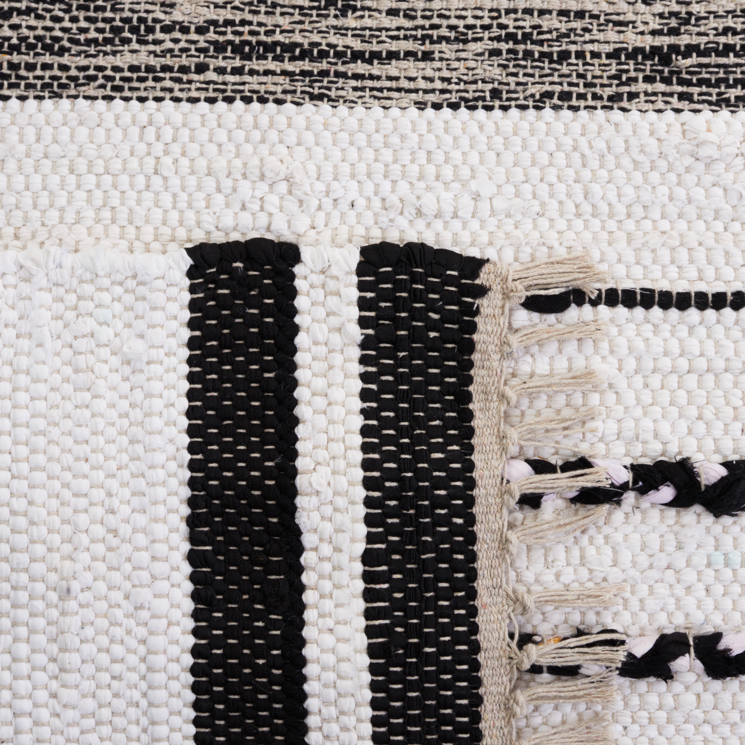 SAFAVIEH Striped Kilim Fidan Striped Cotton Area Rug, Ivory/Black, 6' x 6' Square