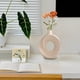 thumbnail image 5 of Fiudx Jarrón de Cerámica, Elegante Diseño de Dona para Decoración Del Hogar, Centro de Mesa Moderno de Porcelana, Toque Decorativo Versátil, Ideal para Sala de Estar, Dormitorio y Oficina, Elegante y, 5 of 5