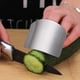 thumbnail image 5 of Protector de dedos de acero inoxidable, protector de dedos de cocina, 4 piezas de protector de cuchillos, para cortar en cubitos y rebanar en cocinas Vhermosa CQ155, 5 of 5