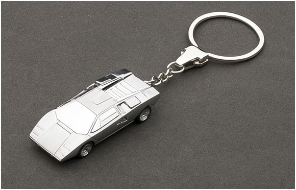 Lamborghini Countach LP400, Aluminum Car Keychain in 1:87 Scale by
