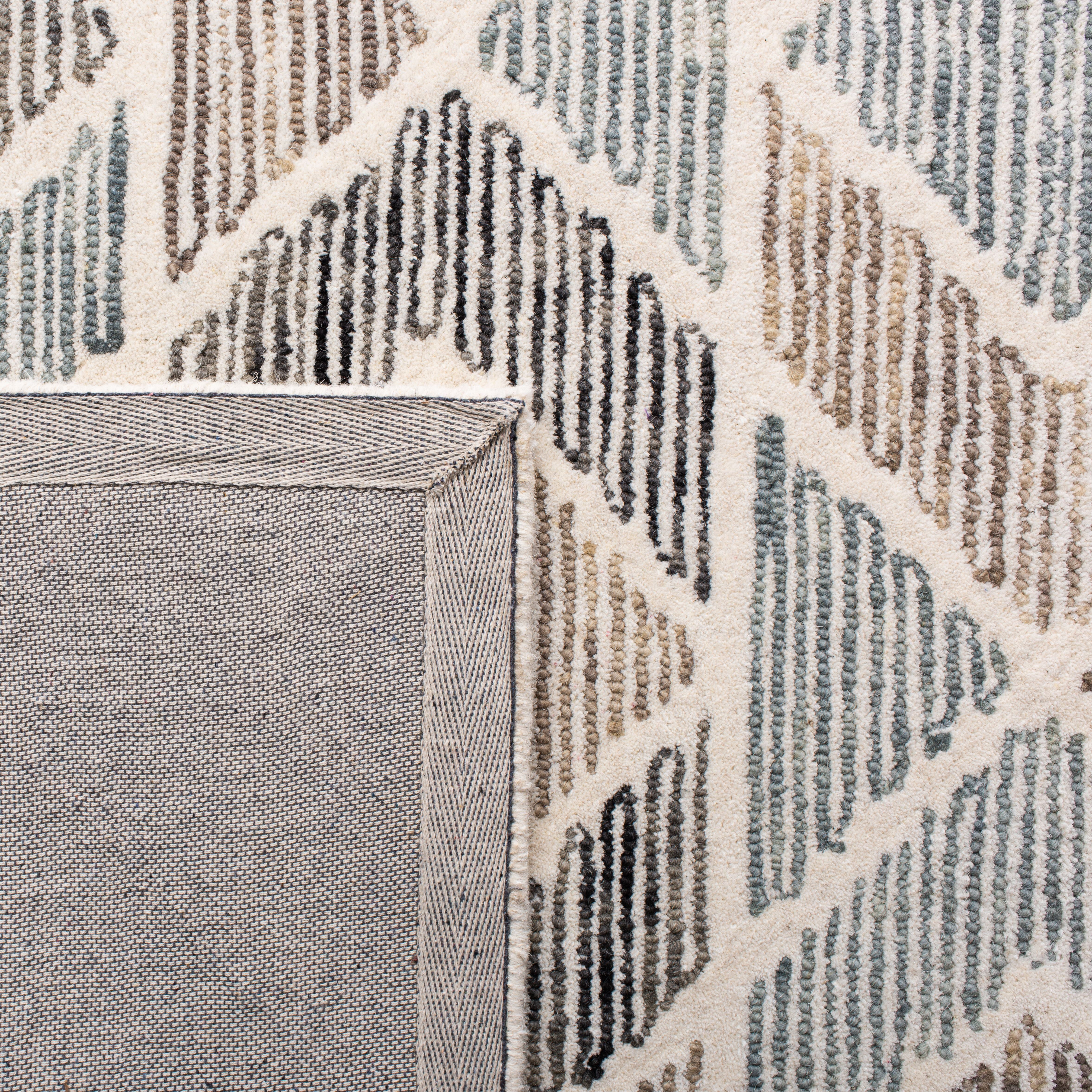 SAFAVIEH Precious Gertrude Geometric Area Rug, Blue/Beige, 6' x 6' Round