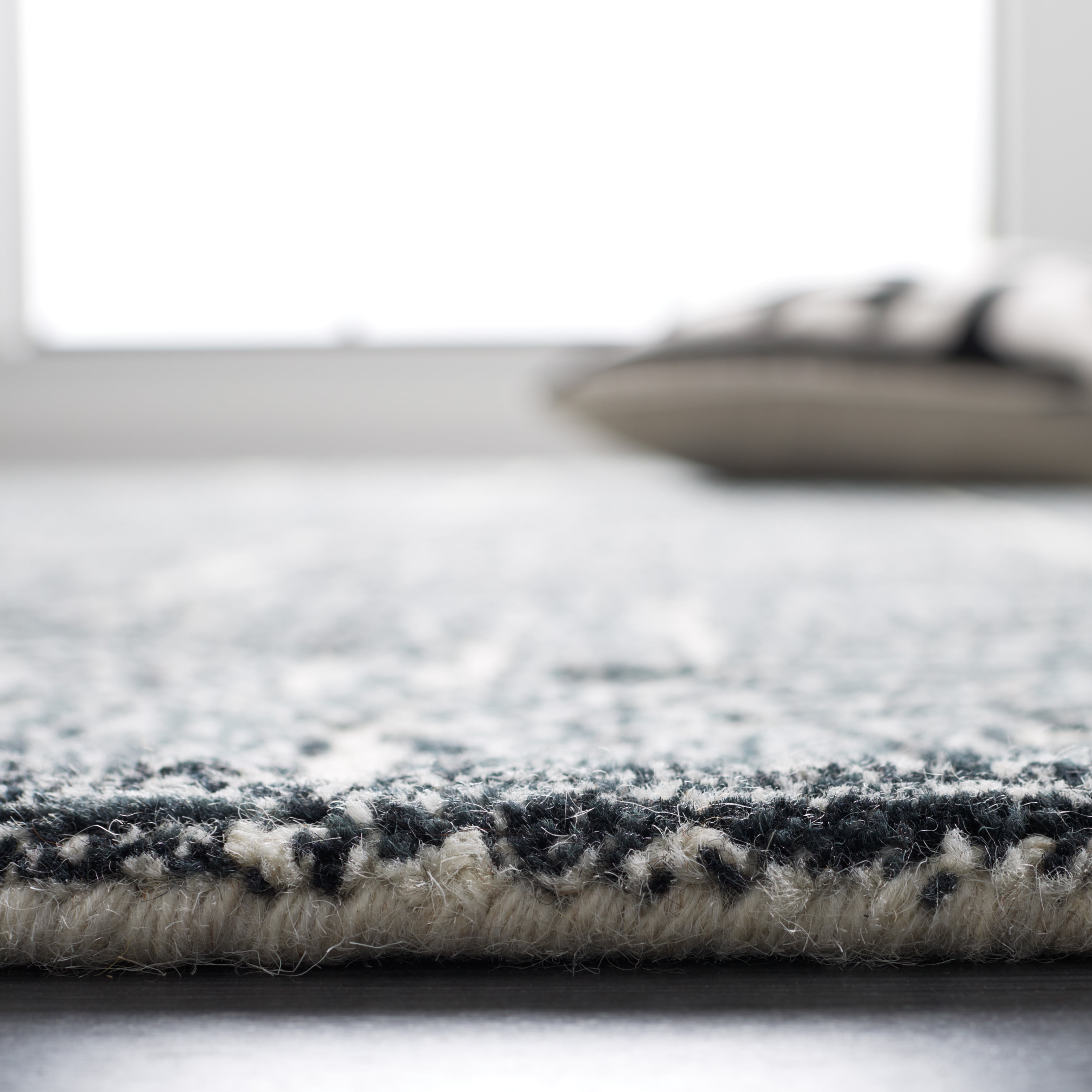 SAFAVIEH Metro Fulton Distressed Area Rug, Black/Ivory, 3' x 5'