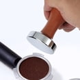 thumbnail image 3 of Prensa de café espresso con tapete de apisonamiento, base plana de acero inoxidable 304, mango de madera para café molido, accesorio para máquinas de espresso Barista (51 mm), 3 of 5