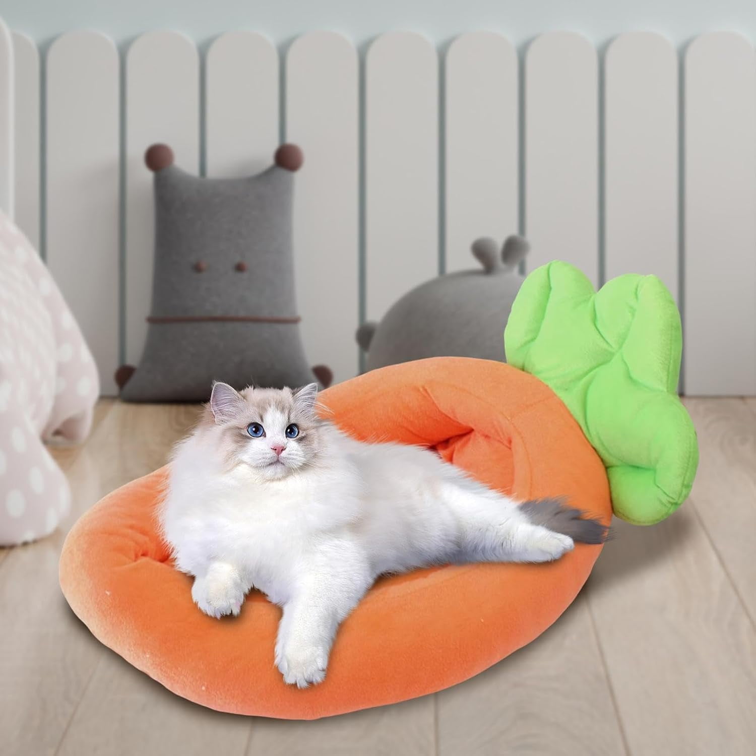 Colourtree Extra Large Carrot Bed for Cats Dogs, Carrot Pet Bed, Creative Fluffy Carrot Boat Shape Pet Dog Cat Bed,Removable Cushion&nbsp;