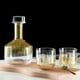 thumbnail image 4 of Un vaso de cristal para whisky Un juego de traje Un juego de traje de whisky de rayas ahumadas, 4 of 6