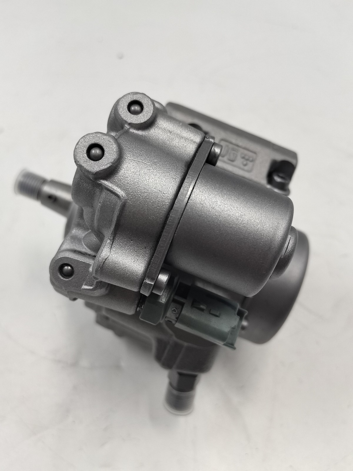 D18 D24 Fuel Injector Pump For Delphi Bobcat Doosan T450 T590 7249380 28394200