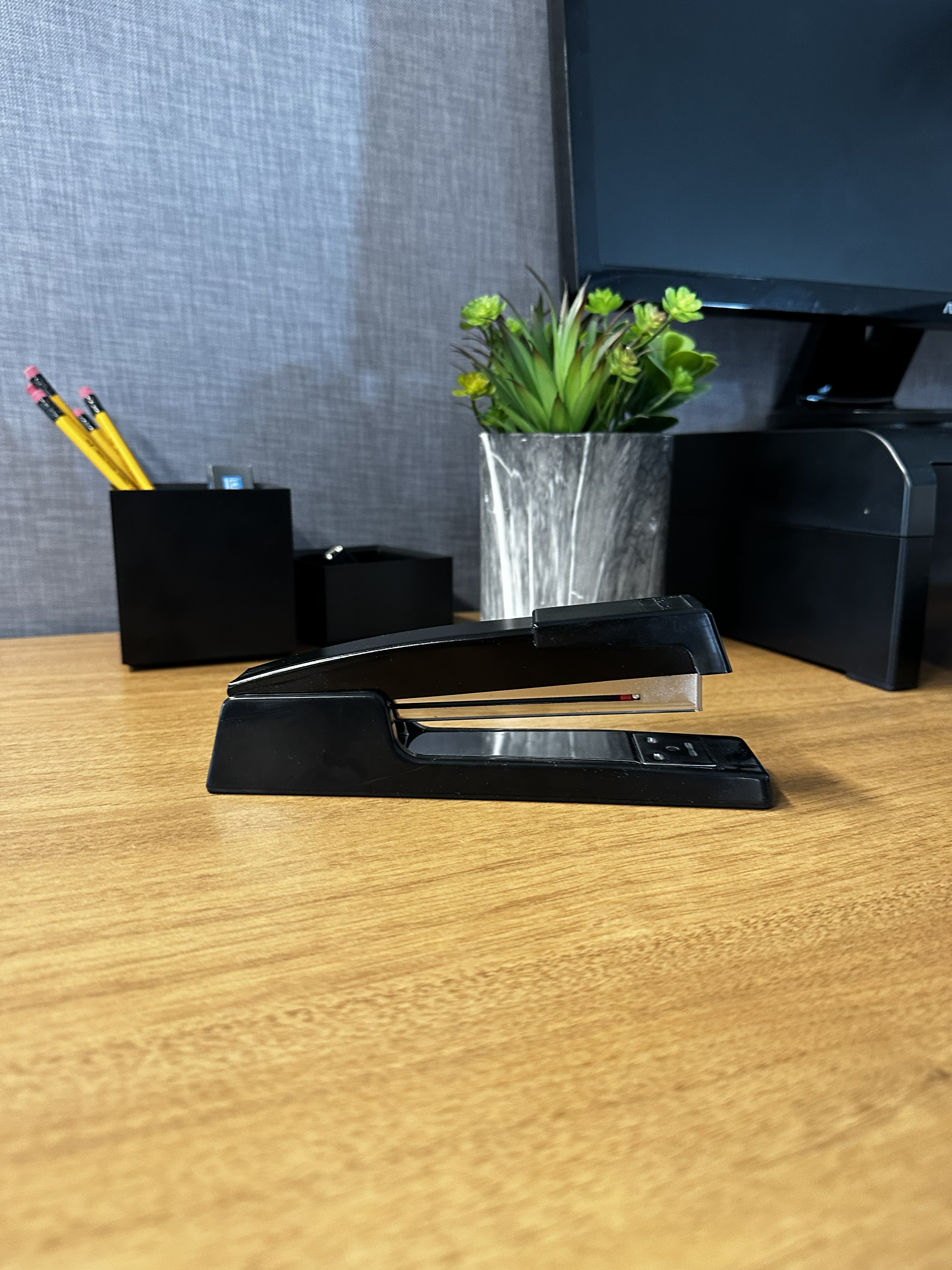 Bostitch B440 Executive Full Strip Stapler, Black photo 5