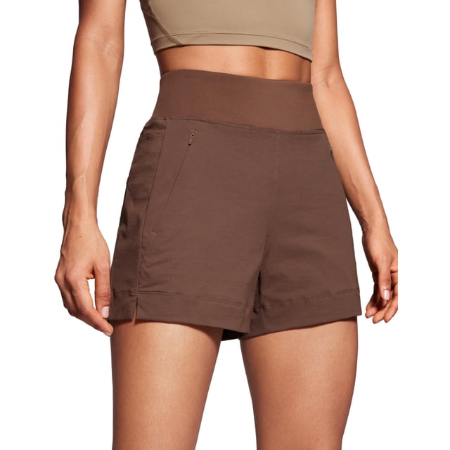 Shorts CRZ YOGA de tiro medio con costura interna de 10 cm y bolsillos con cierre marrón