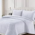 thumbnail image 2 of Tribeca Living Velvet Queen Quilt Juego De Cama De Tres Piezas Con Puntadas De Panal Que Incluye Un Edredón Extragrande Y Dos Fundas De Almohada Falsas 260 G/M² Terciopelo Súper Suave Lugano/Blanco, 2 of 3