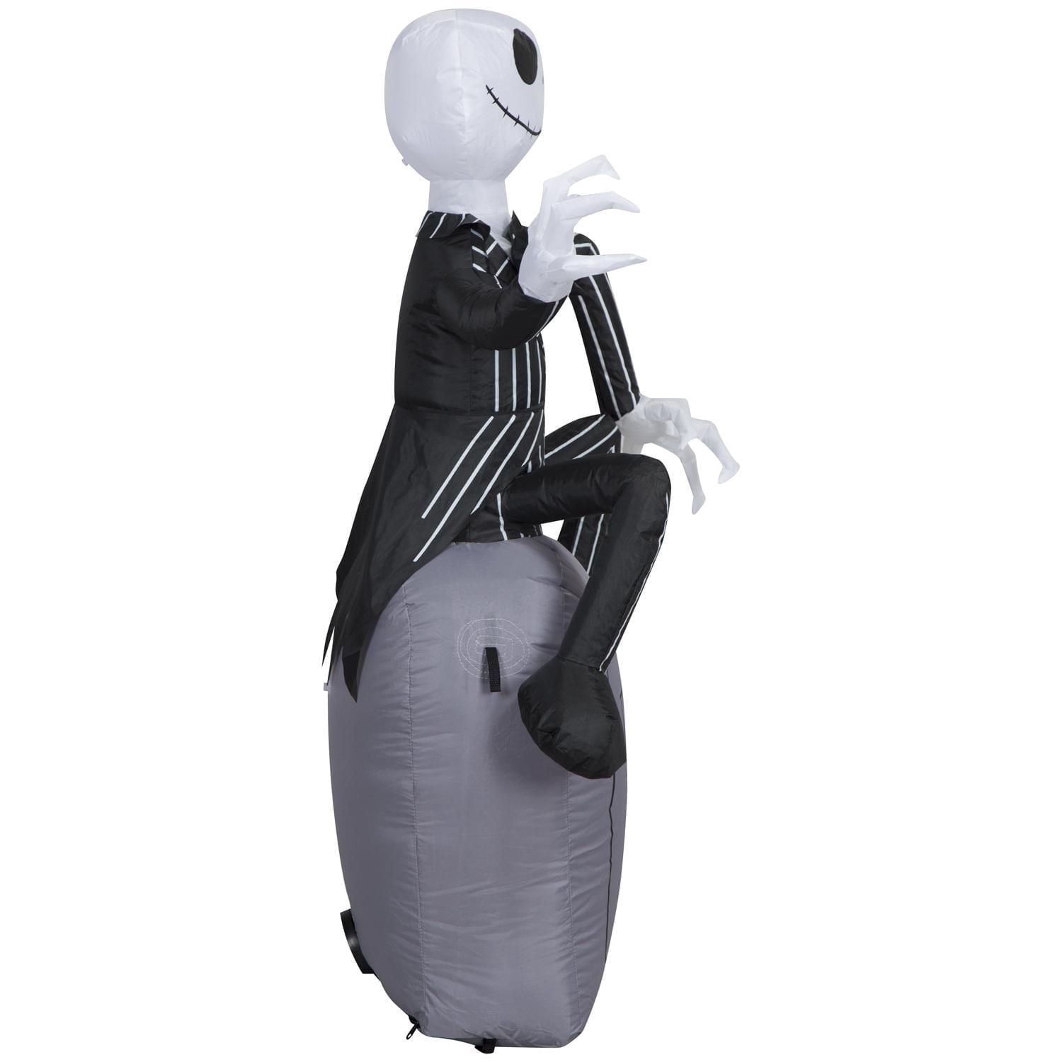 Jack Skellington gonflable d'Halloween sur la pierre tombale