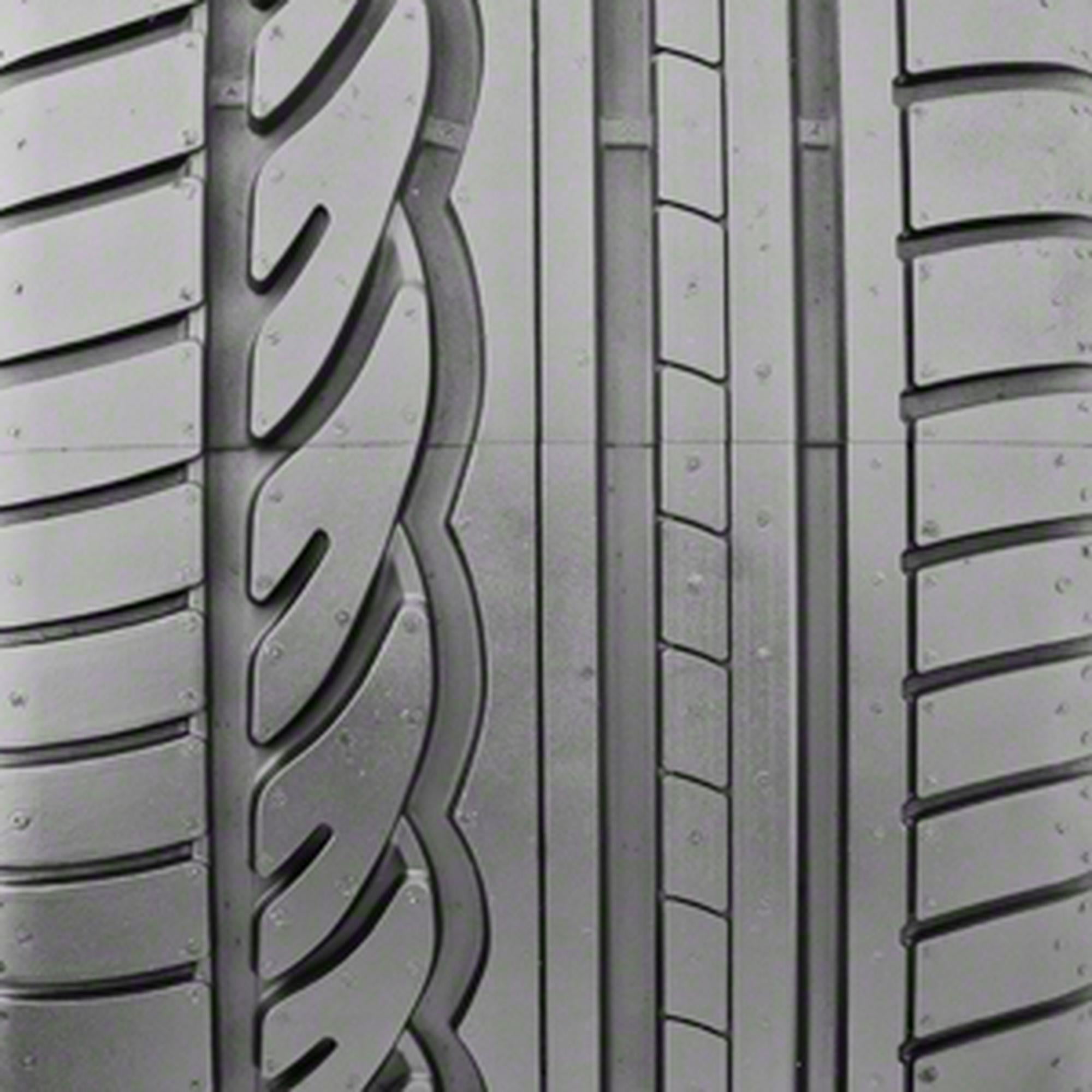 Dunlop SP Sport 01 DSST UHP 245/40R19 94Y Passenger Tire