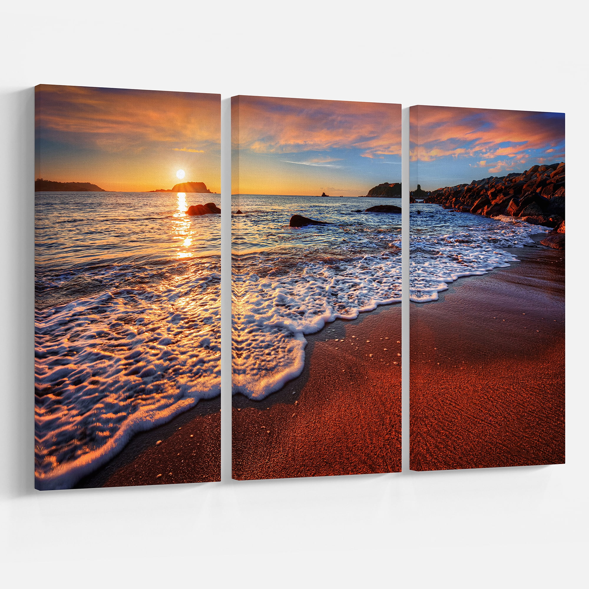 Designart 'Stunning Ocean Beach at Sunset ' Seashore Canvas Art Print