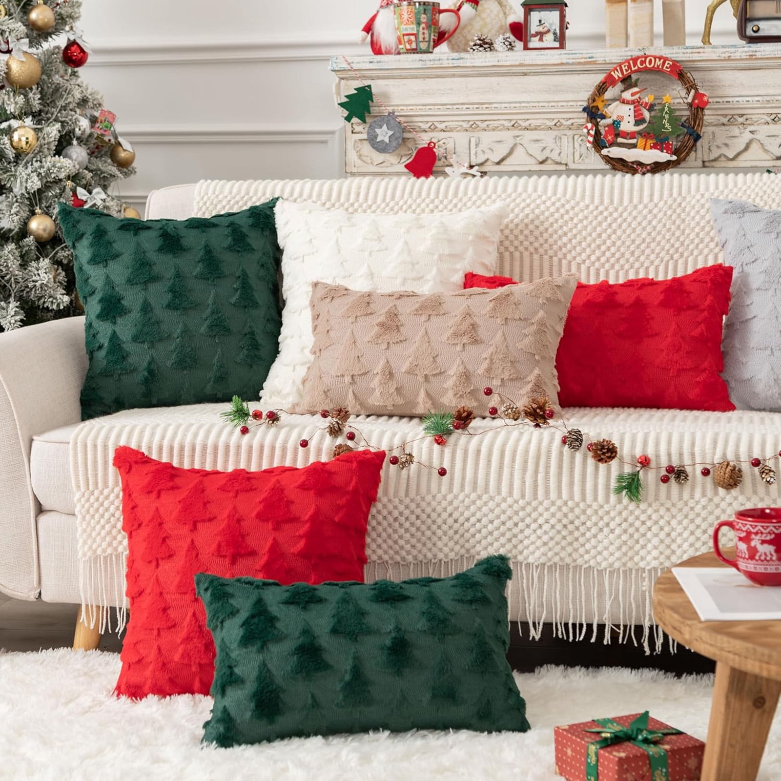 Christmas Pillow Covers 18x18 Inch Set of 4 Soft Plush Faux Fur Christmas Tree Decorative Couch Cushion Case Throw Pillows Pillowcases for Couch Sofa Holiday Festivals Winter Decor
