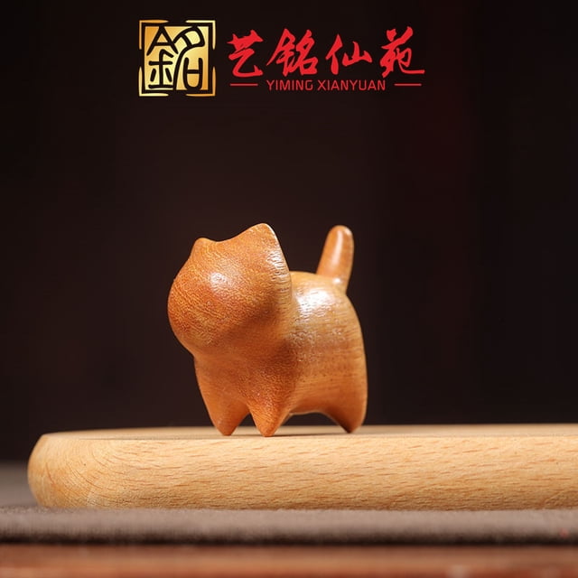 Sandalwood Confident Cat with Bell, Faceless Cat Tea Pet Figurine, Cartoon Doll Sculpture, Faceless Cat Ornament