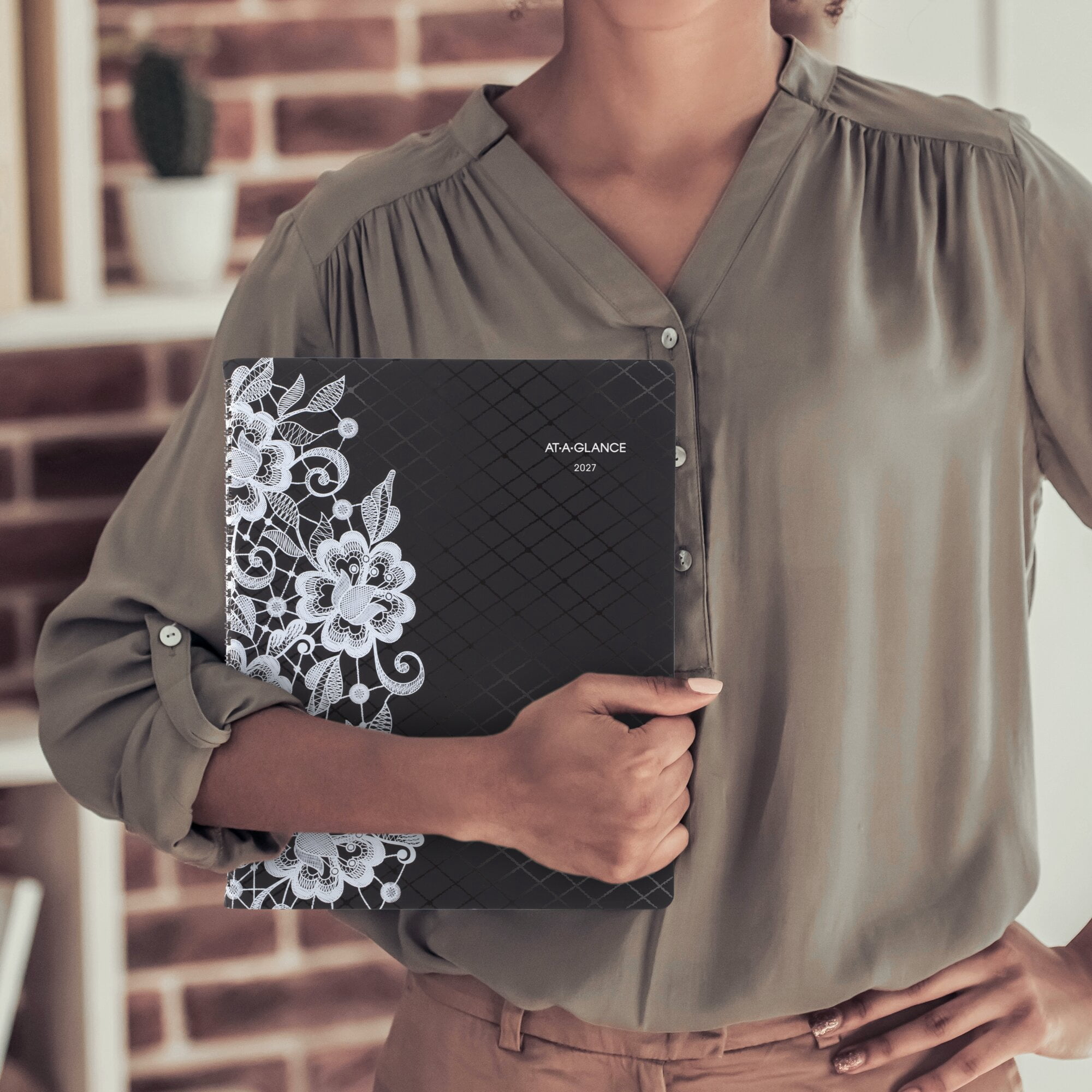 AT-A-GLANCE Lacey 2027 Weekly Monthly Appointment Book Planner Large 8 12 x 11 -