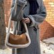thumbnail image 4 of Bolso de hombro para mujer 2023 Nuevo Otoño Invierno Felpa Gran capacidad Bolsos para niñas Diseñador de lujo Monederos de axila premium para mujer, 4 of 5