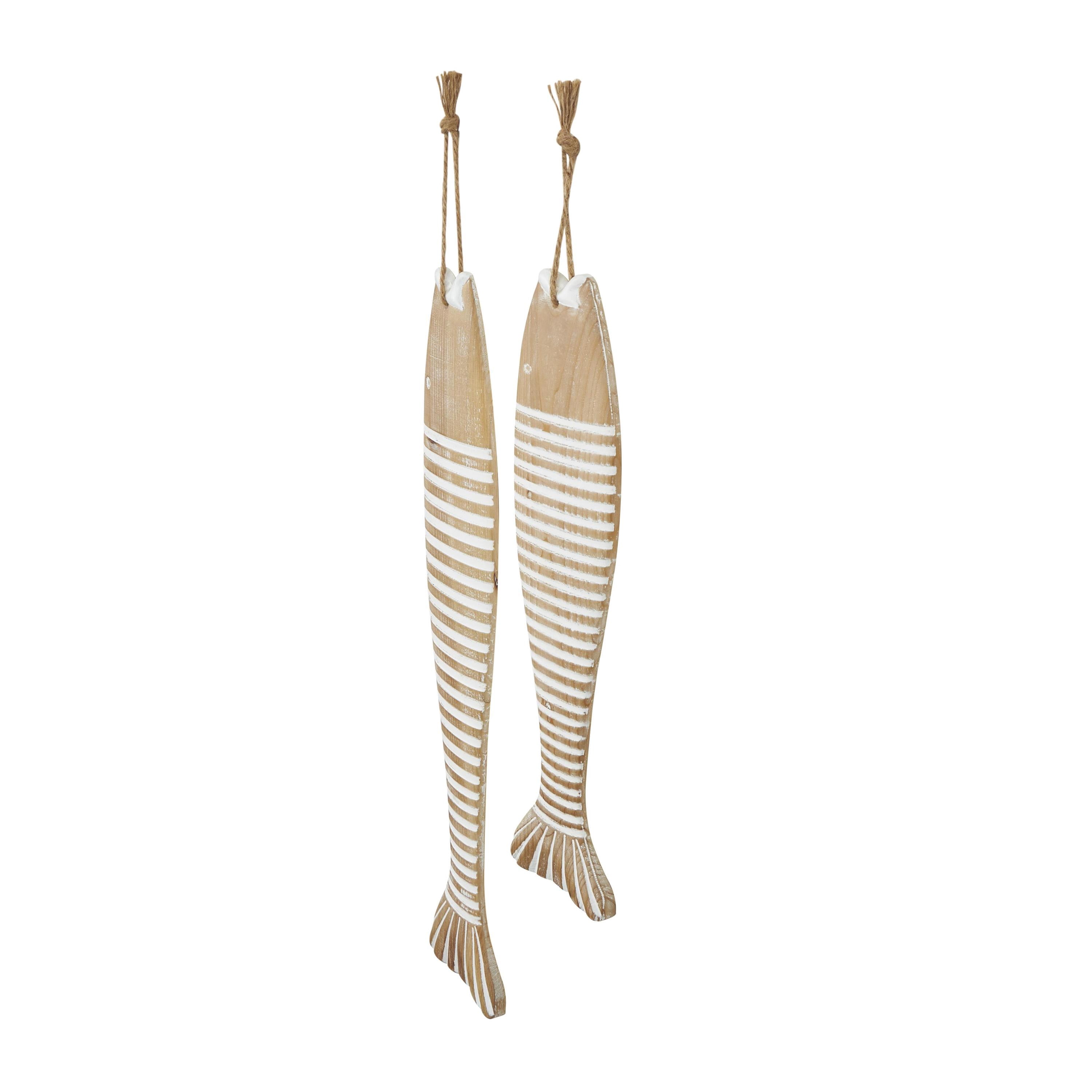 DecMode Brown Wood Fish Wall Decor with White Stripes and Hanging Rope (2 Count)