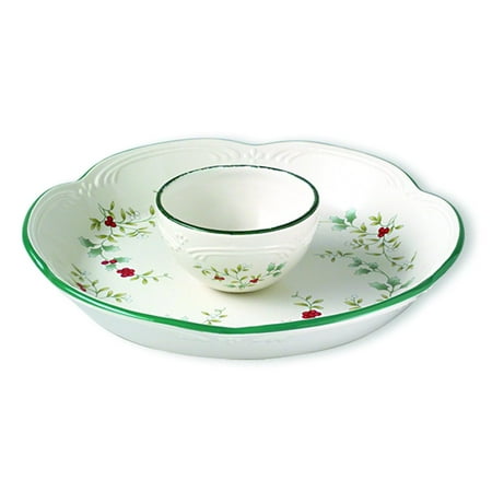 Pfaltzgraff Winterberry 14 in Christmas Round Chip and Dip Plate