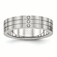 thumbnail image 1 of Bague à Trois Zircons en Acier Inoxydable Brossée et Rainurée Taille 9, 1 of 7