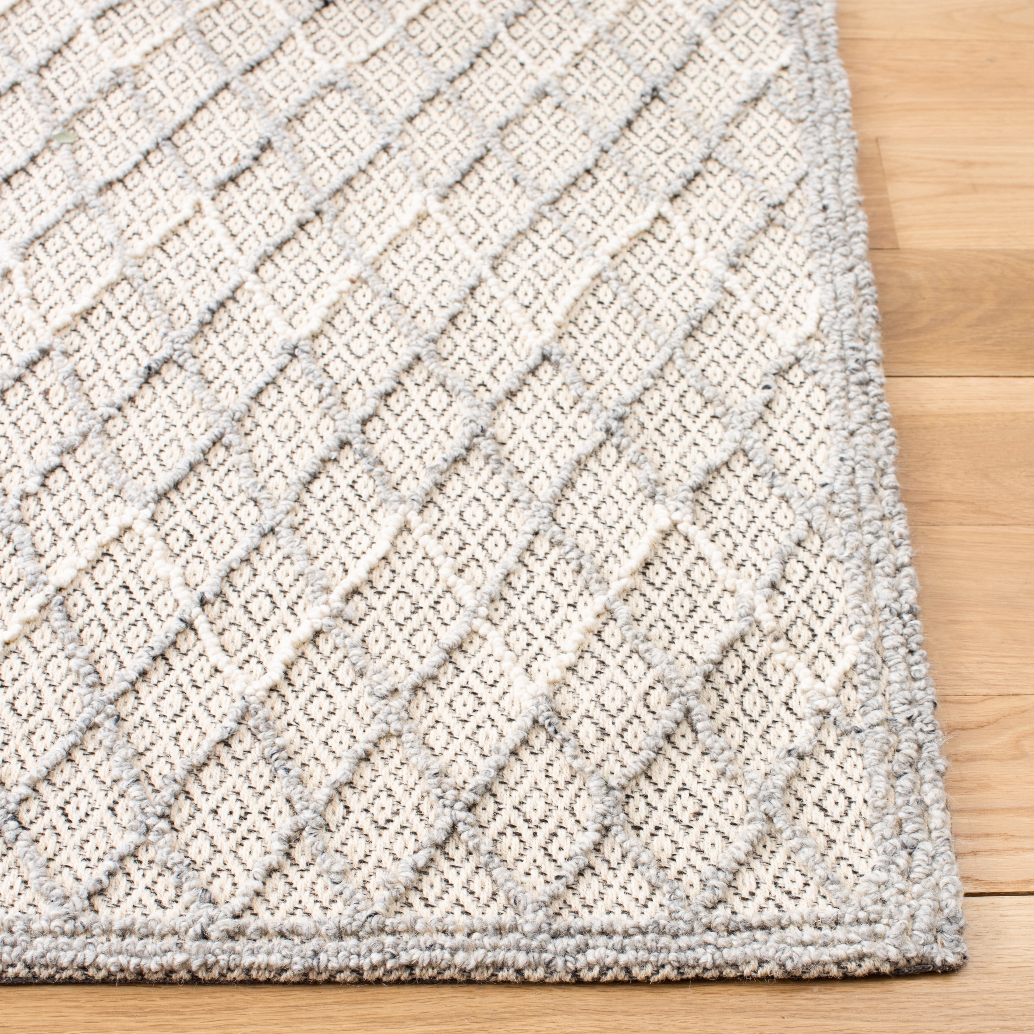 SAFAVIEH Trace Giselle Geometric Runner Rug, Blue/Black, 2'3" x 8'