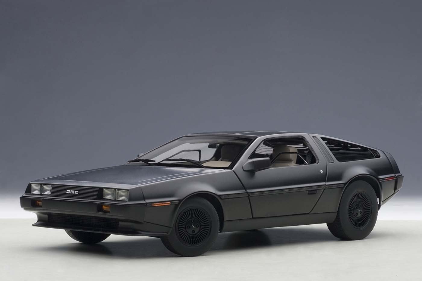delorean diecast 1 18