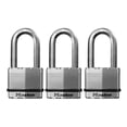 thumbnail image 1 of Padlock Master Lock M5XTRILH Magnum Heavy Duty Outdoor, paquete de 3, 1 of 6