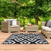 Playa Rug Reversible Indoor/Outdoor 100% Recycled Plastic Floor Mat/Rug - Weather, Water, Stain, Fade and UV Resistant - Milan- Black & White (4'x6')