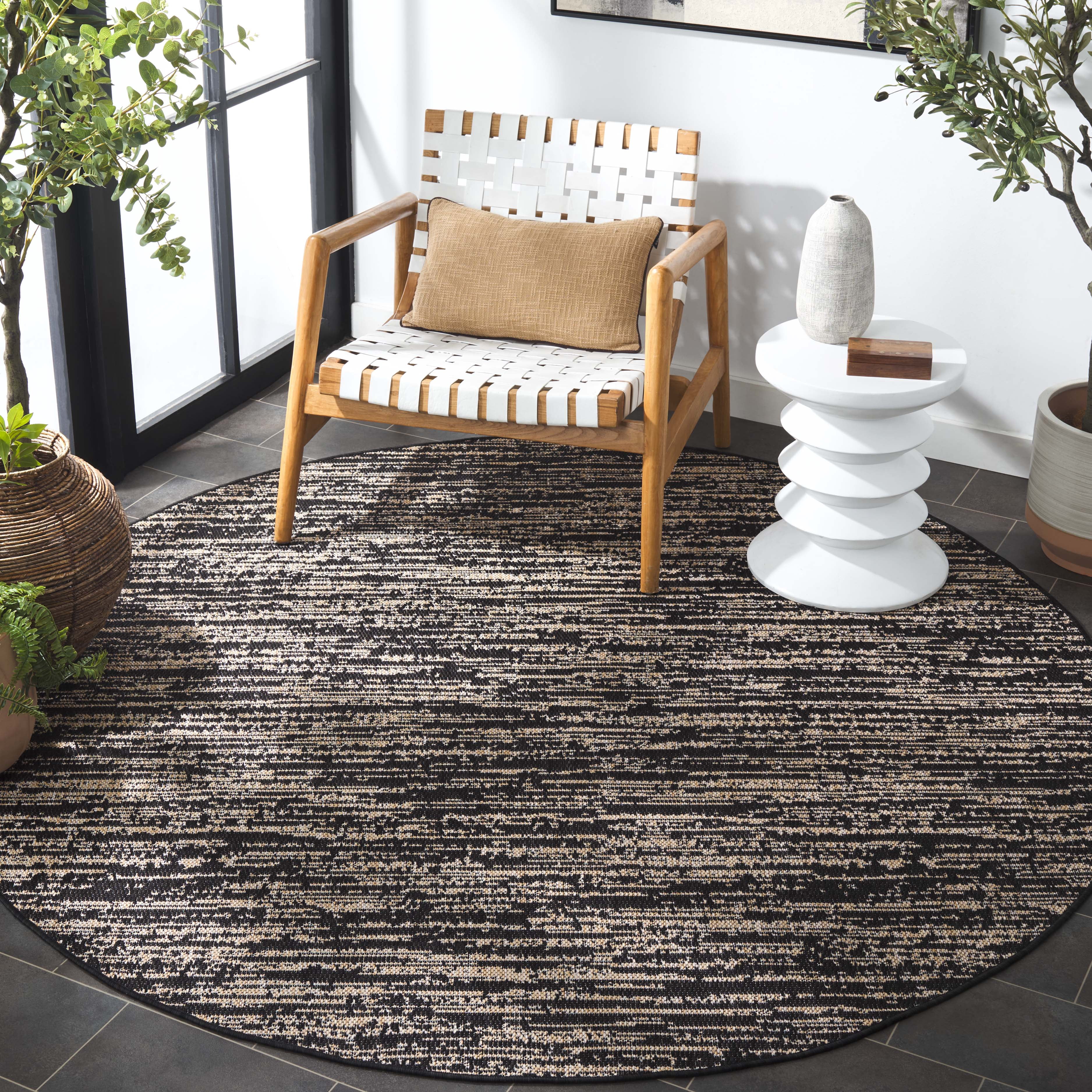 SAFAVIEH Beach House Nikola Geometric Indoor/Outdoor Area Rug, Black/Beige, 6'7" x 6'7" Round