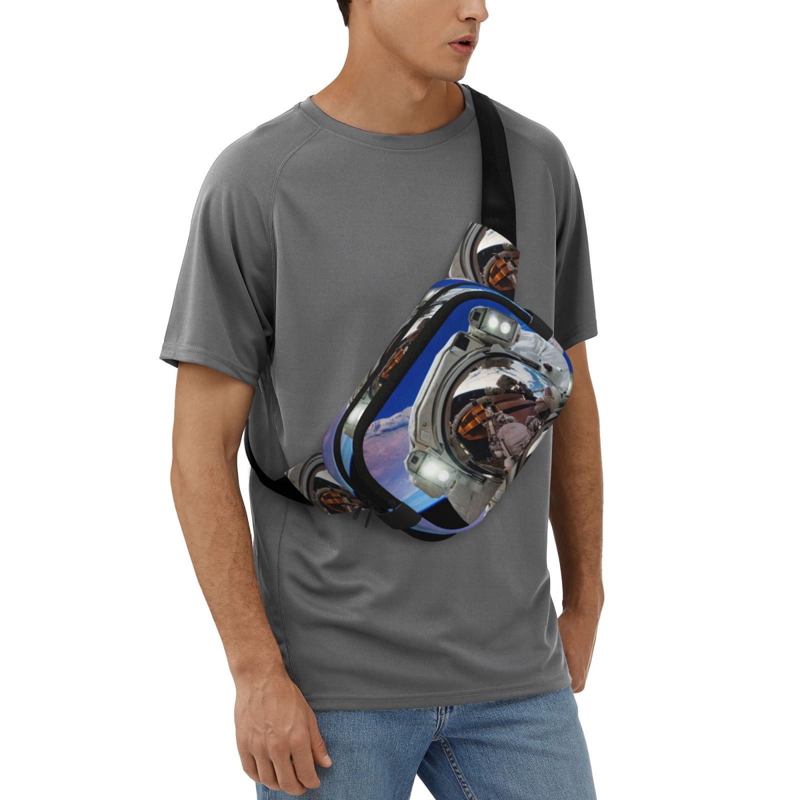 Kuqiui Astronaut in Outer Space Print Fanny Packs for Women Cross Body Waist Bag Fashionable Fanny Pack Designer Workout Hiking Waist Pack Running Travel Gym