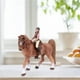thumbnail image 5 of Vogacara Caballo marrón de simulación en miniatura con estatuilla de amazona y de Animal de silla de montar juguetes de modelos de colección Juguetes Vogacara FN006285-00, 5 of 6