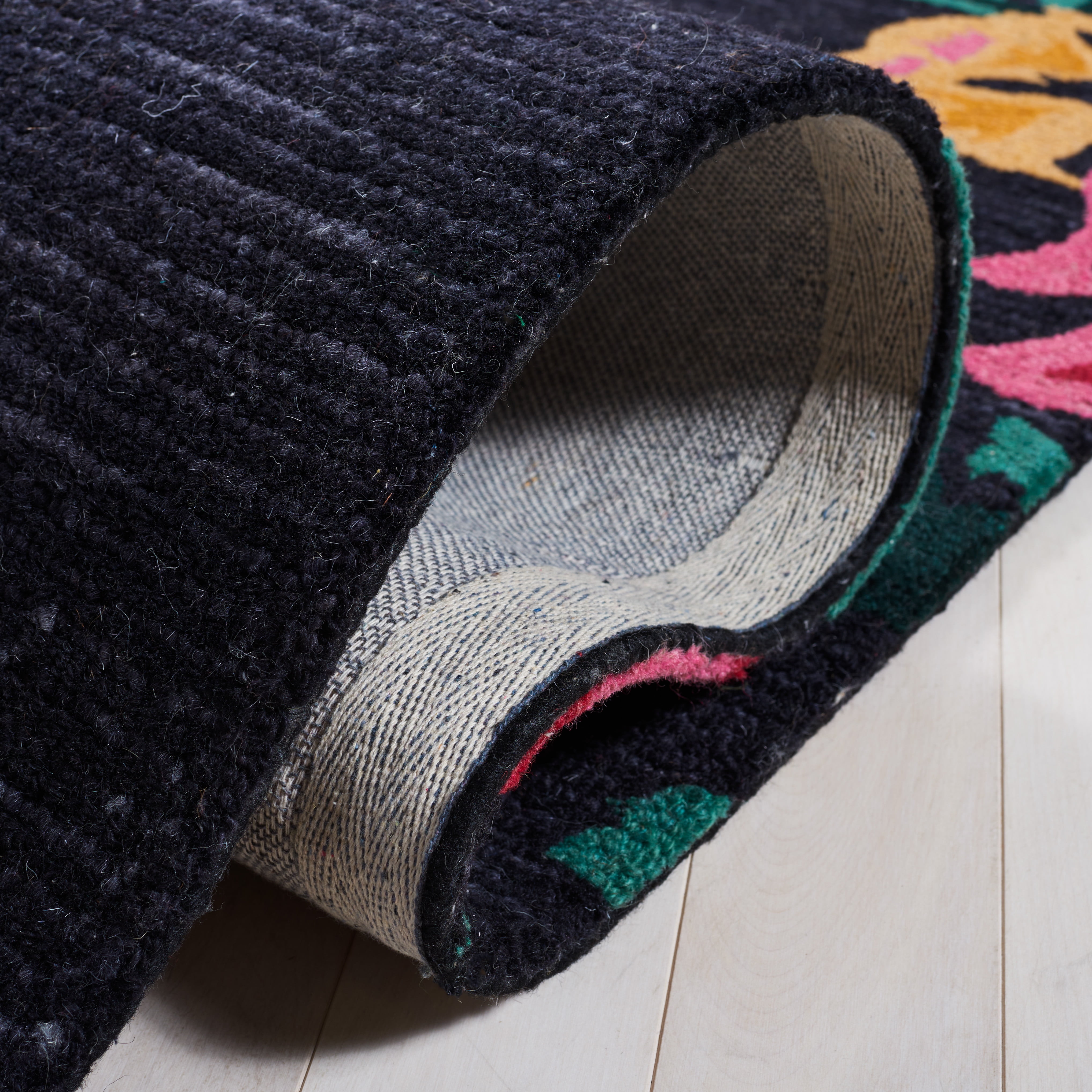 SAFAVIEH Jardin Rumen Floral Wool Area Rug, Black/Pink, 5' x 8'