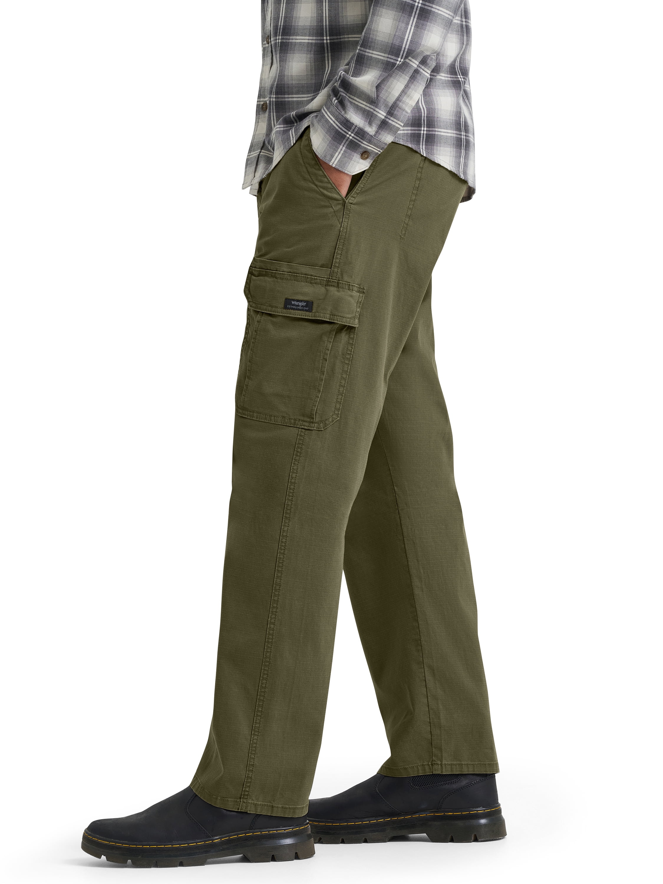 Wrangler Men's and Big Men's Relaxed Fit Cargo Pants With Stretch