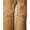 thumbnail image 2 of Set de pulseras PAVOI chapadas en oro de 14K con dijes de corazón ajustables, 2 of 6