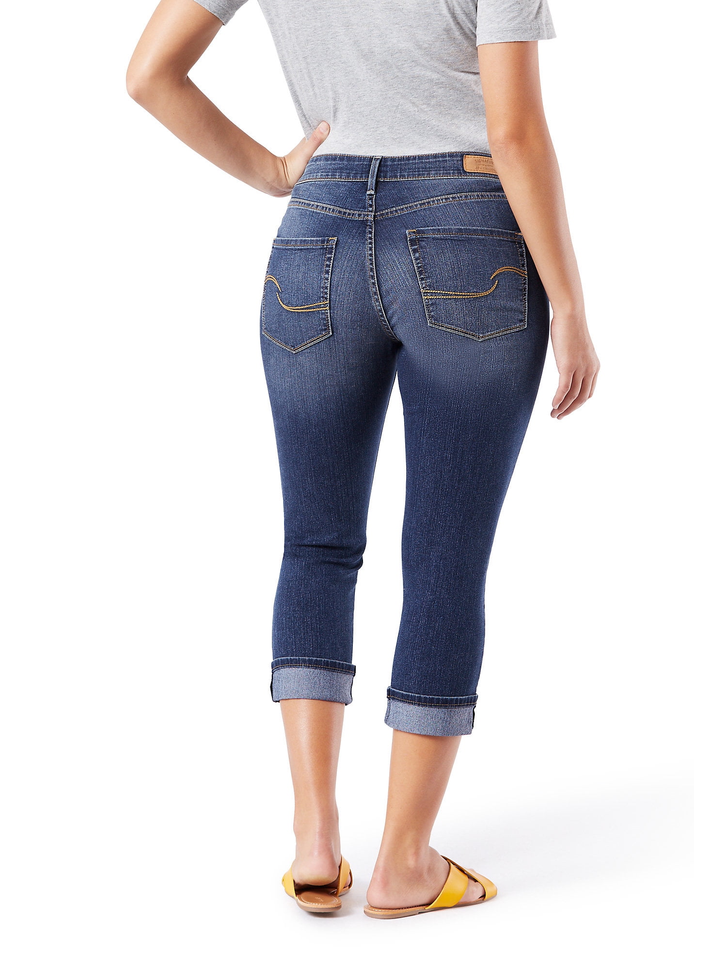 Signature by Levi Strauss & Co. Women's Modern Simply Stretch Capri Jeans -  