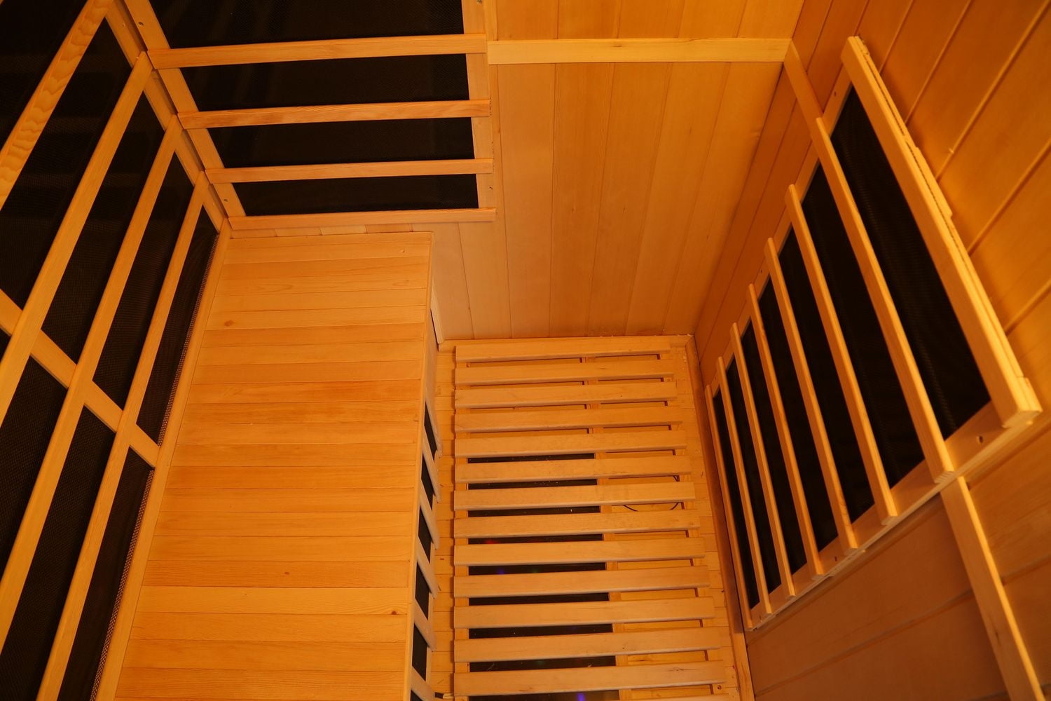 Sirona 3-Person Hemlock Infrared Sauna with 8 Carbon Heaters