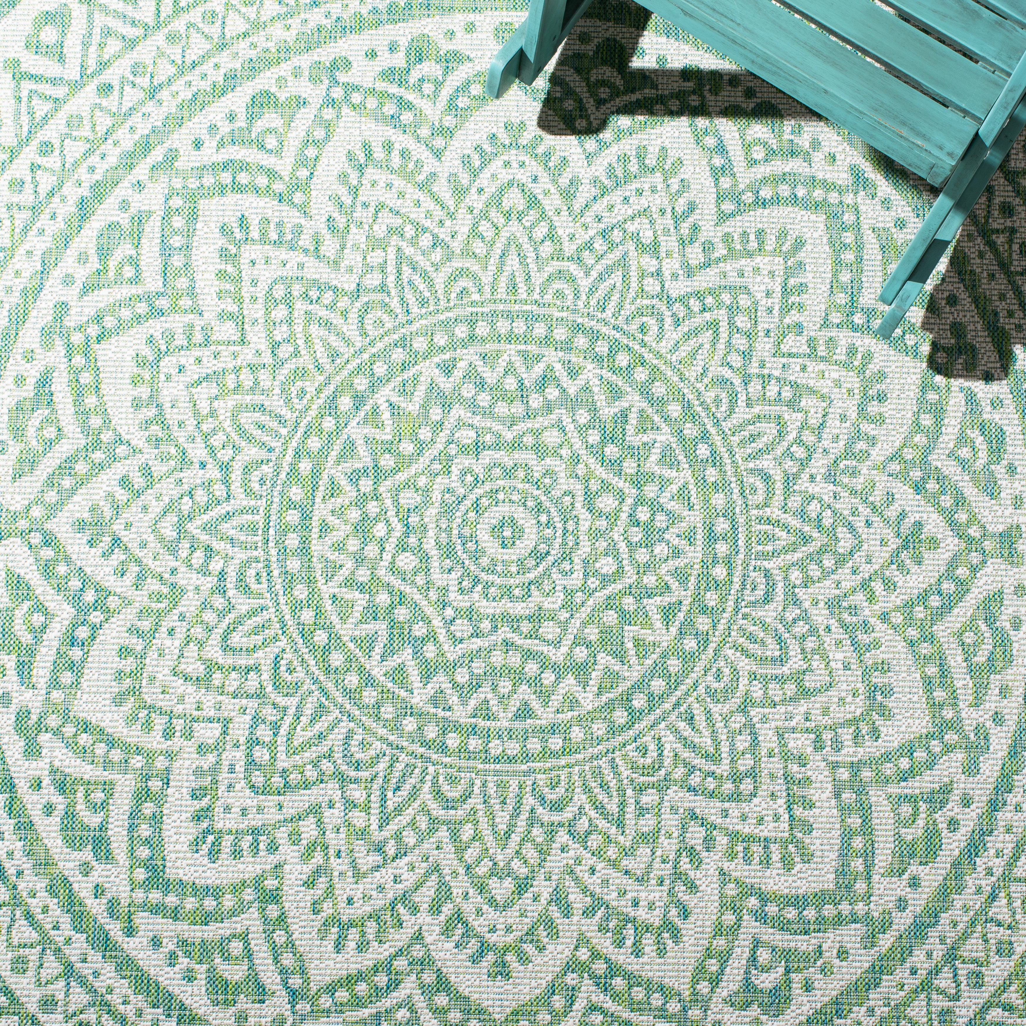 SAFAVIEH Courtyard Josiah Floral Medallion Indoor/Outdoor Area Rug, Ivory/Green, 4' x 4' Square