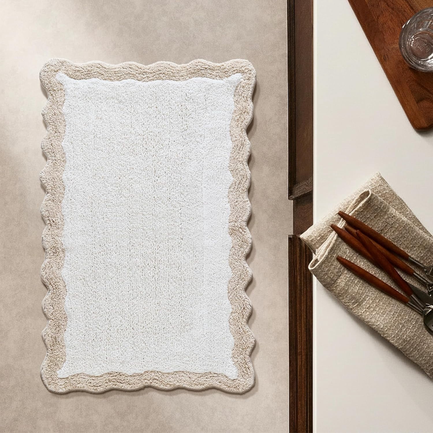 Savi Home Cotton Scalloped Bath Mat with Anti-Skid Backing, Beige, 20" x 32"