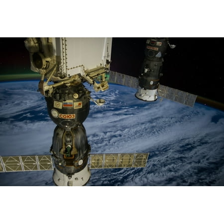36x24in Soyuz Spacecraft, Soviet space program - View of Earth taken during ISS Expedition 40 ?Photo Paper?