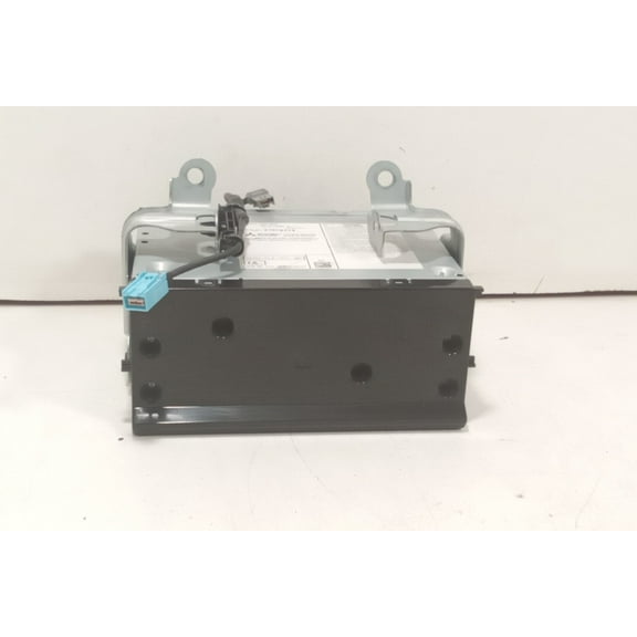 Pre-Owned 2017 Honda CRV AM FM Radio Receiver OEM - Verify Specific Vehicle Fitment In Description - (Good)