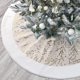 thumbnail image 1 of Falda para árbol de Navidad de color blanco, 48 pulgadas, falda para árbol de Navidad de color blanco y dorado, patrón de rama de flores navideñas (flor), 1 of 4