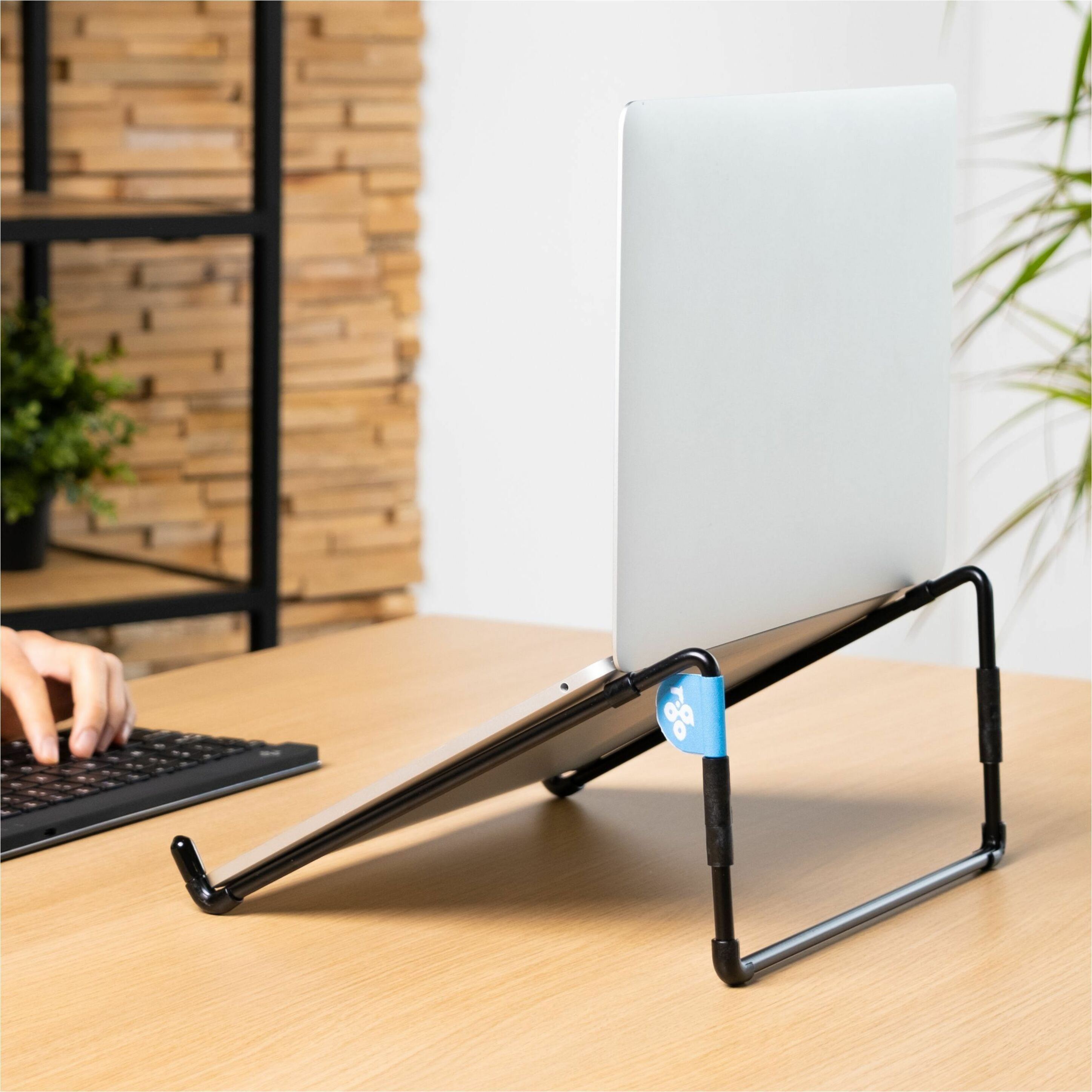 R-Go RGOSC015BL Steel Travel Laptop Stand - Black