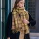 thumbnail image 4 of Bufandas de mujer, chales y envolturas, bufanda de cuello, bufanda de invierno, tacto suave de cachemira, unisex, para hombres y mujeres, bufanda de otoño e invierno, suave, clásica, cálida, 4 of 5