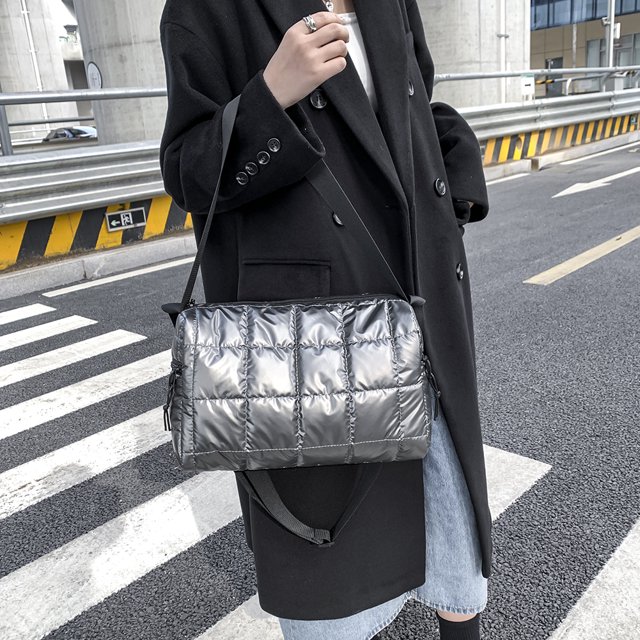 Bolso de mano con diseño de rejilla a la moda, de hombro para mujer, cuadrado pequeño acolchado de diseñador