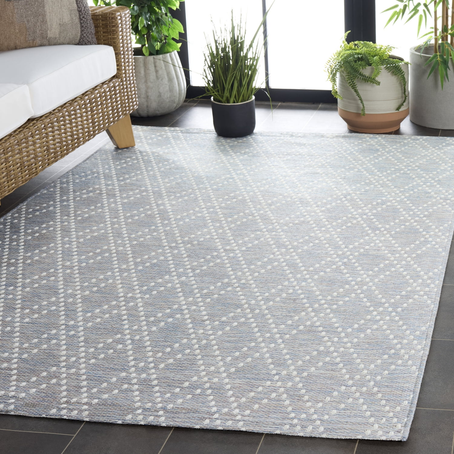 SAFAVIEH Sunset Jenelle Geometric Indoor/Outdoor Area Rug, Blue/Lavender, 5'3" x 7'6"