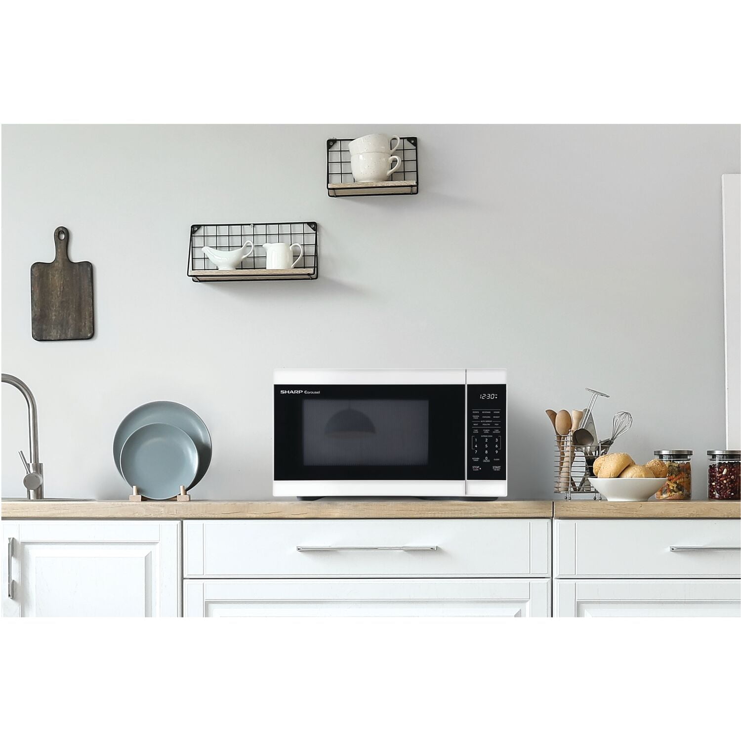 Sharp 1.1 CF Countertop Microwave Oven